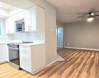 12103 Green Ledge Court - Photo Thumbnail 14