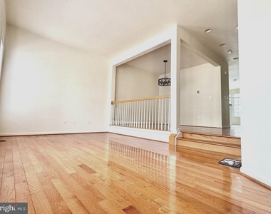 3381 Beechcliff Drive - Photo Thumbnail 3
