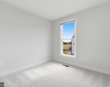 2389 Liberty Loop - Photo Thumbnail 37