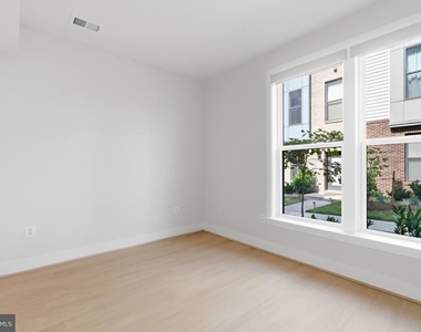 2389 Liberty Loop - Photo Thumbnail 10