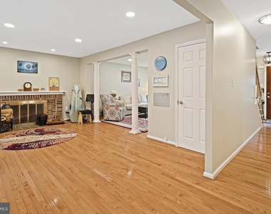 9220 Burnetta Drive - Photo Thumbnail 12