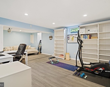 9220 Burnetta Drive - Photo Thumbnail 45