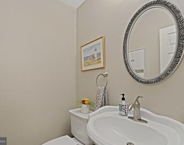 9220 Burnetta Drive - Photo Thumbnail 13