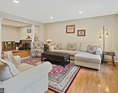 9220 Burnetta Drive - Photo Thumbnail 6