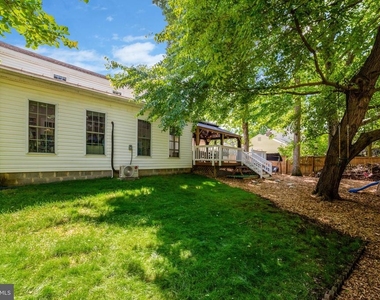 9220 Burnetta Drive - Photo Thumbnail 23