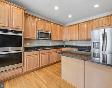 7979 Vigne Court - Photo Thumbnail 14