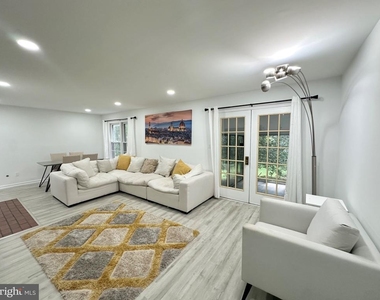 13113 Laurel Glen Road - Photo Thumbnail 15