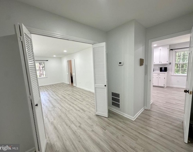 13113 Laurel Glen Road - Photo Thumbnail 5