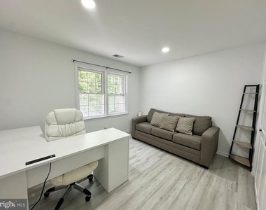 13113 Laurel Glen Road - Photo Thumbnail 24
