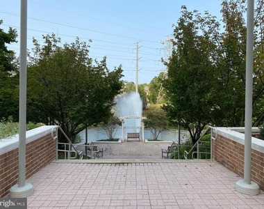 11800 Sunset Hills Road - Photo Thumbnail 2