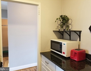 1021 Arlington Boulevard - Photo Thumbnail 5