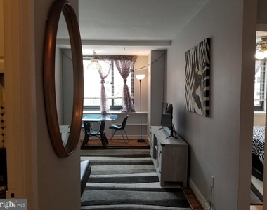 1021 Arlington Boulevard - Photo Thumbnail 8