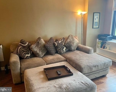 1011 Arlington Boulevard - Photo Thumbnail 8