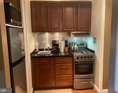 1011 Arlington Boulevard - Photo Thumbnail 1