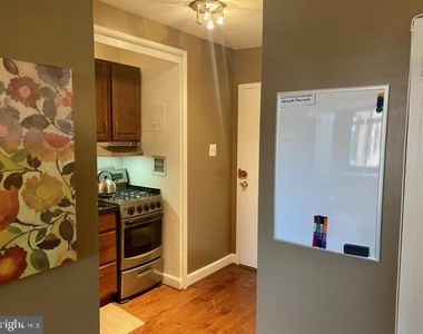 1011 Arlington Boulevard - Photo Thumbnail 3