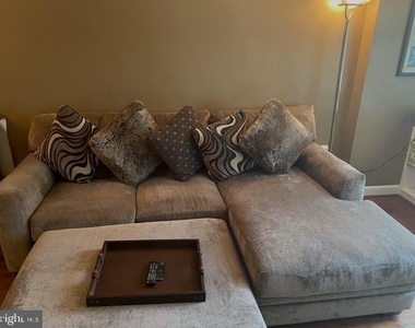 1011 Arlington Boulevard - Photo Thumbnail 10