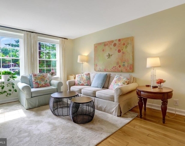 2883 S Abingdon Street - Photo Thumbnail 4