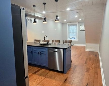 3936 Dexter Street - Photo Thumbnail 4