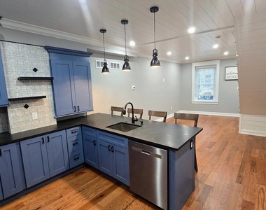 3936 Dexter Street - Photo Thumbnail 5