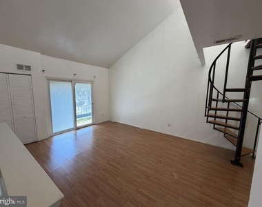 7751 Oxford Avenue - Photo Thumbnail 1