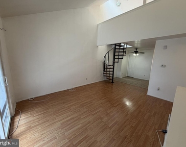 7751 Oxford Avenue - Photo Thumbnail 2
