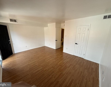 7751 Oxford Avenue - Photo Thumbnail 9