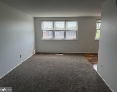 9750 Hilspach Street - Photo Thumbnail 2