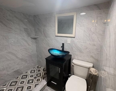 7916 Craig Street - Photo Thumbnail 9