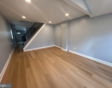 7916 Craig Street - Photo Thumbnail 10