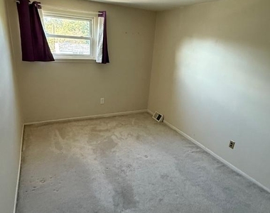 3555 Churchill Lane - Photo Thumbnail 9