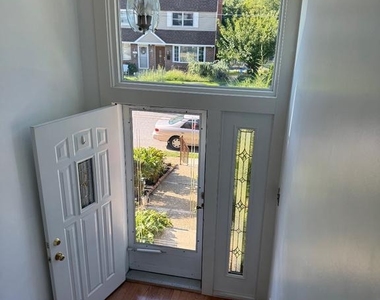 3555 Churchill Lane - Photo Thumbnail 2