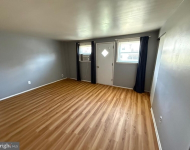 3555 Churchill Lane - Photo Thumbnail 7