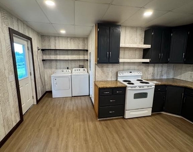 1191 Lancaster Pike - Photo Thumbnail 3