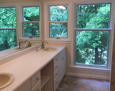 132 Paoli Pike - Photo Thumbnail 7