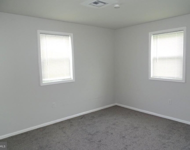 107 Hunter Way - Photo Thumbnail 5
