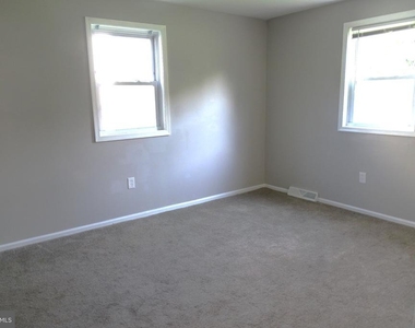 107 Hunter Way - Photo Thumbnail 6
