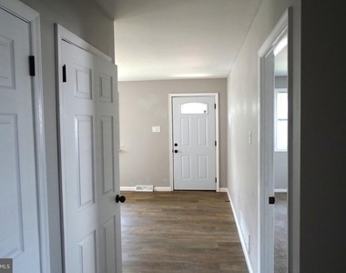 107 Hunter Way - Photo Thumbnail 3
