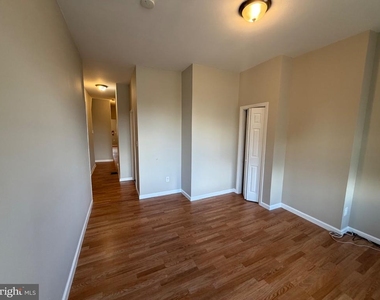 319 Academy Street - Photo Thumbnail 2