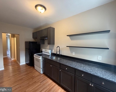 319 Academy Street - Photo Thumbnail 10