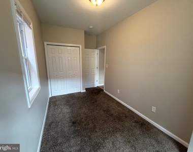 319 Academy Street - Photo Thumbnail 8