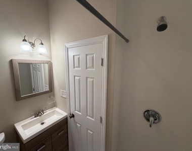 319 Academy Street - Photo Thumbnail 5