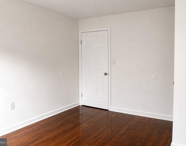 58 Elmhurst Avenue - Photo Thumbnail 6