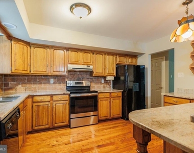 2294 Linden Avenue - Photo Thumbnail 17