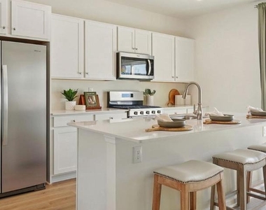 116 Spencer Way - Photo Thumbnail 5