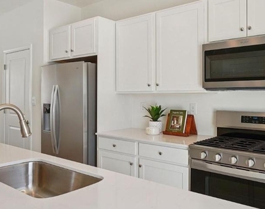 116 Spencer Way - Photo Thumbnail 6