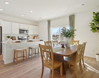 116 Spencer Way - Photo Thumbnail 7