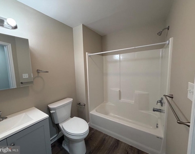326 Sumach Street - Photo Thumbnail 6