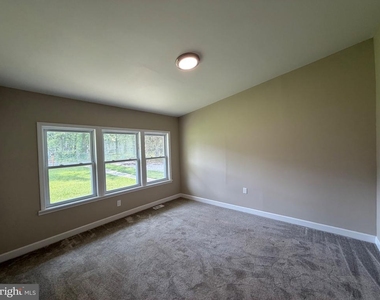 326 Sumach Street - Photo Thumbnail 9