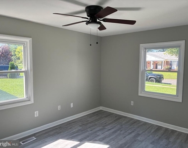 18 Glover Lane - Photo Thumbnail 14