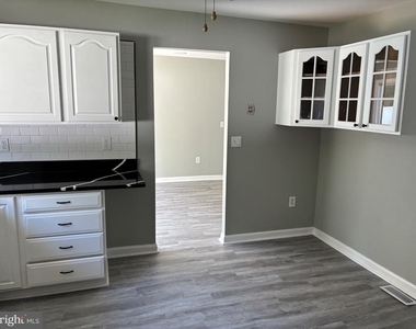 18 Glover Lane - Photo Thumbnail 8
